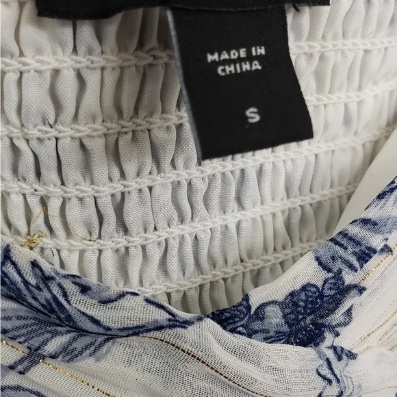 EUC Express White Blue Ruffled Peplum Blouse Metallic Gold Shimmer Size Small - Picture 8 of 8